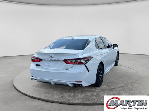 Used 2022 Toyota Camry SE AWD/4WD image 5