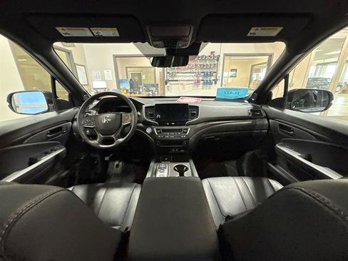 Used 2025 Honda Passport TrailSport image 23