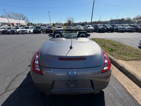 Used 2010 Nissan 370Z Touring w/ Sport Pkg RWD image 25