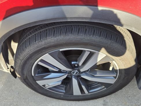 Used 2023 Nissan Rogue SL w/ SL Premium Package FWD image 10