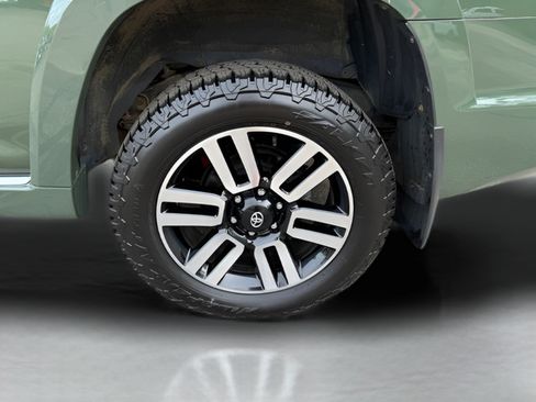 Used 2022 Toyota 4Runner Limited AWD/4WD image 25