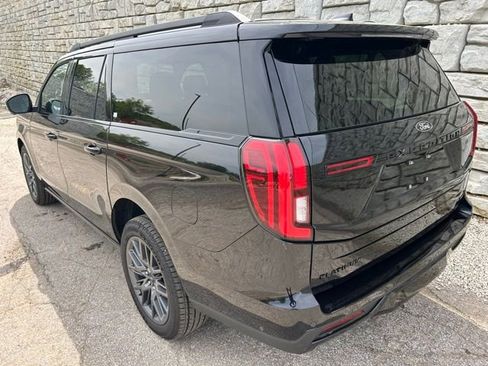 Used 2025 Ford Expedition Max Platinum w/ Stealth Performance Package AWD/4WD image 4