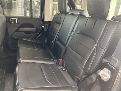 Used 2023 Jeep Wrangler Unlimited Sahara w/ Cold Weather Group image 18