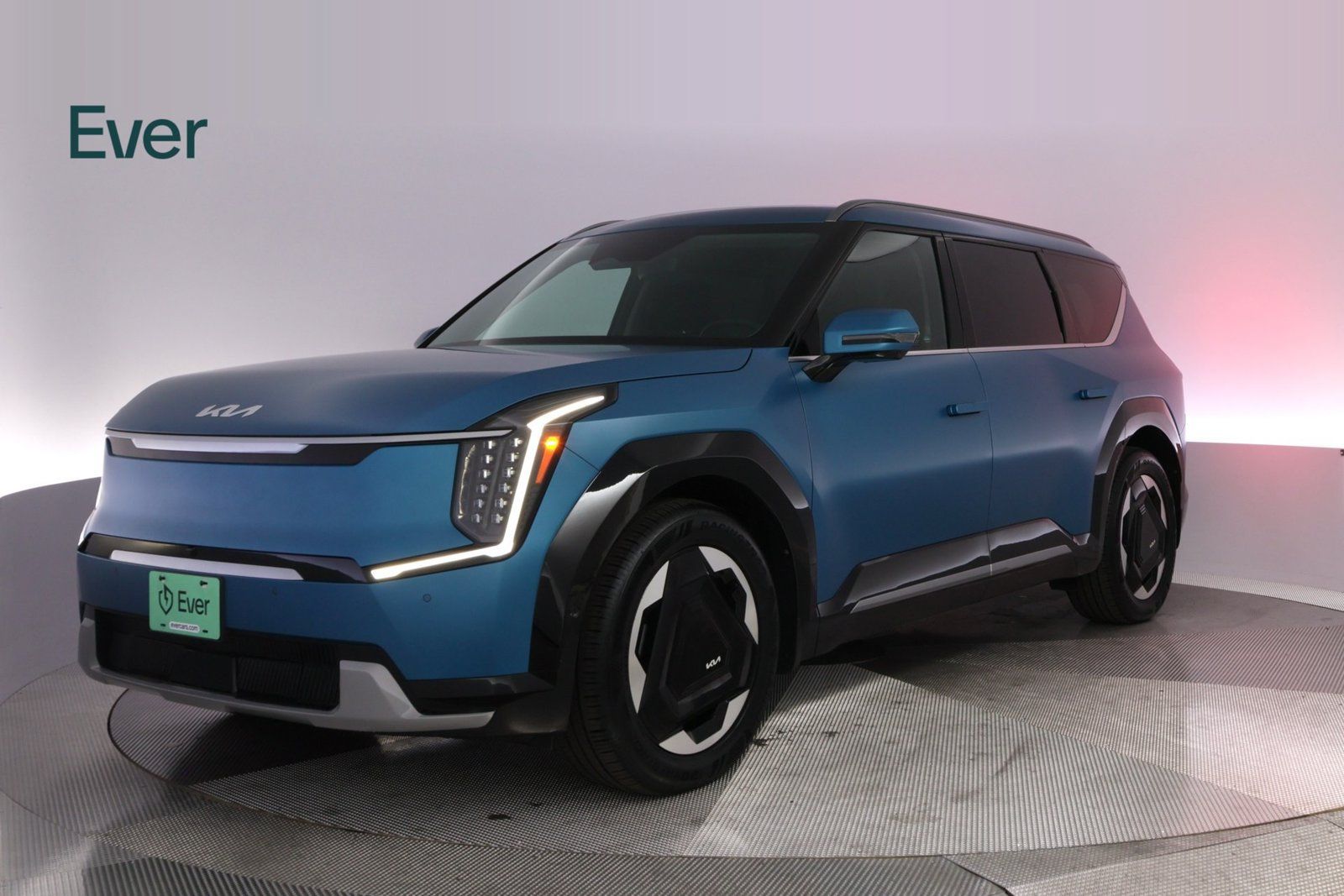 Used 2024 Kia EV9 Land AWD/4WD image 2