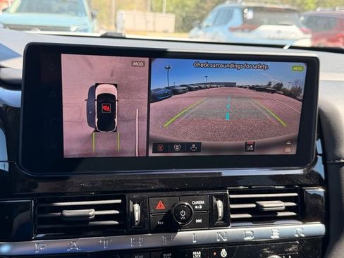 New 2026 Nissan Pathfinder SL image 37