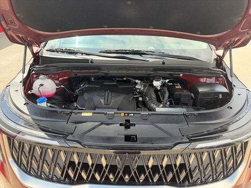 Used 2025 Kia Carnival FWD image 52