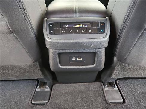 Used 2024 Nissan Pathfinder SV FWD image 16