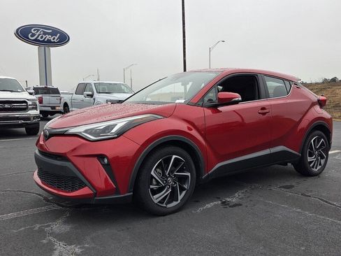 Used 2022 Toyota C-HR Limited image 3