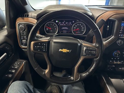 Used 2019 Chevrolet Silverado 1500 High Country w/ Technology Package image 25