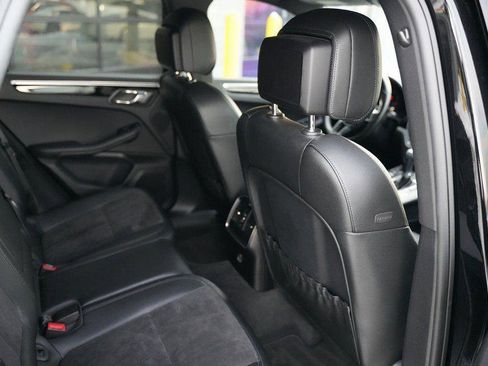 Used 2017 Porsche Macan AWD w/ Driver Memory Package image 59