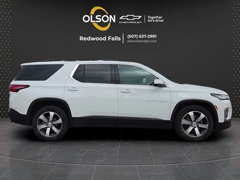 Used 2023 Chevrolet Traverse LT w/ LT Premium Package AWD/4WD image 6