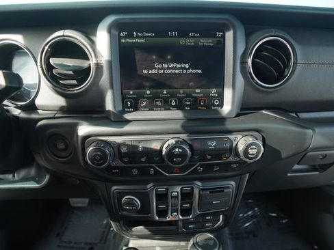 Used 2021 Jeep Wrangler Unlimited Sahara image 29