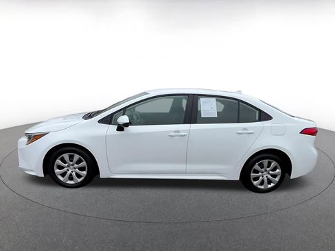 Used 2025 Toyota Corolla LE image 9