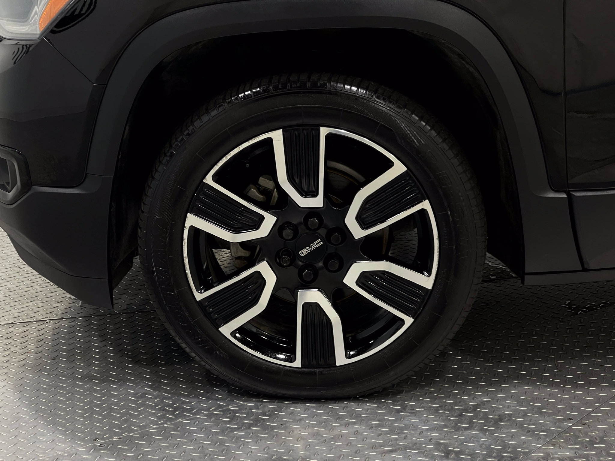 Used 2019 GMC Acadia SLT w/ Black Edition FWD image 37
