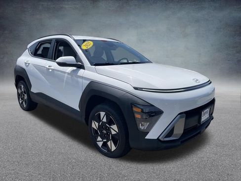 Used 2025 Hyundai Kona SEL AWD/4WD image 4