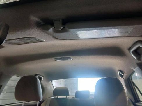 Used 2012 Toyota Corolla LE FWD image 32