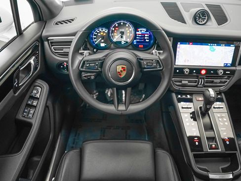 Certified 2025 Porsche Macan S image 16
