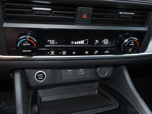 Used 2023 Nissan Rogue SV image 25