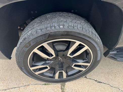 Used 2018 Chevrolet Tahoe Premier AWD/4WD image 11