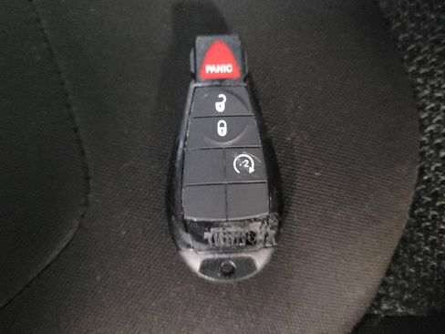 Used 2019 Jeep Cherokee Latitude w/ Popular Appearance Group FWD image 32