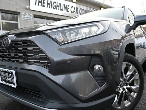 Used 2021 Toyota RAV4 Limited image 11