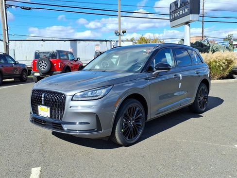 New 2026 Lincoln Corsair Premiere image 3