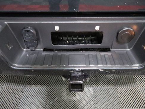 Used 2018 Chevrolet Silverado 1500 High Country AWD/4WD image 27