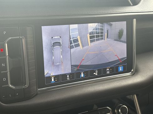 Used 2021 GMC Yukon Denali w/ Denali Premium Package image 25