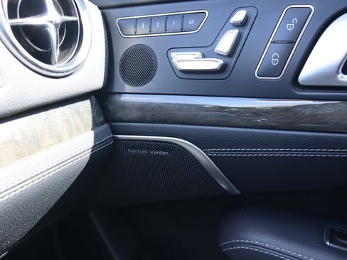 Used 2013 Mercedes-Benz SL 550 image 23