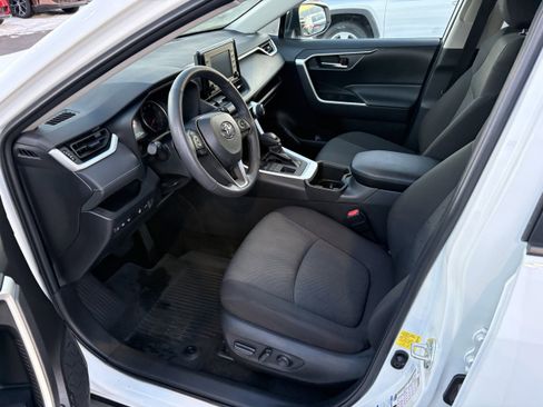 Certified 2022 Toyota RAV4 XLE w/ Convenience Package image 4