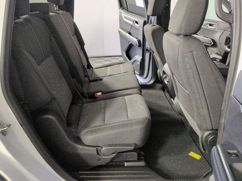 Certified 2025 GMC Acadia Elevation AWD/4WD image 33