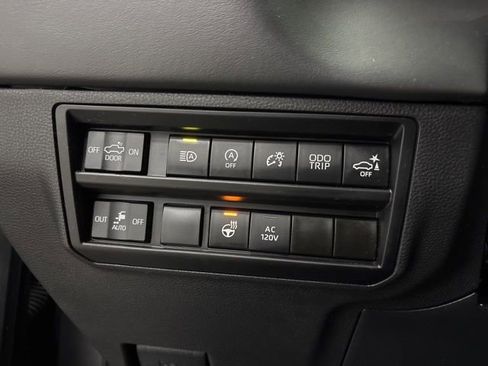 Used 2024 Toyota Tundra Platinum image 32