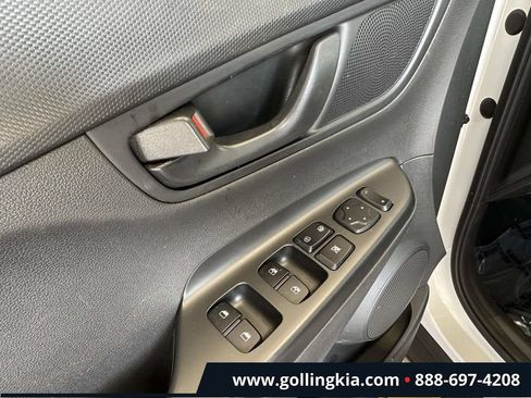 Used 2020 Hyundai Kona SEL FWD image 14