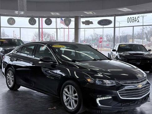 Used 2017 Chevrolet Malibu LT image 1