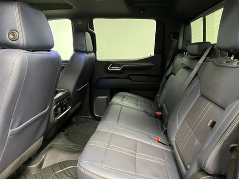 Used 2023 Chevrolet Silverado 1500 High Country w/ High Country Premium Package AWD/4WD image 46