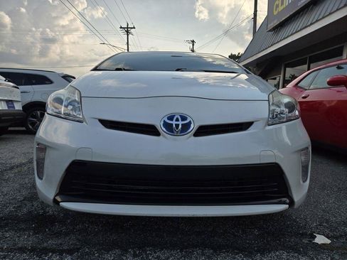 Used 2015 Toyota Prius Two FWD image 3