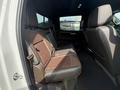 Used 2023 GMC Sierra 1500 Denali AWD/4WD image 12