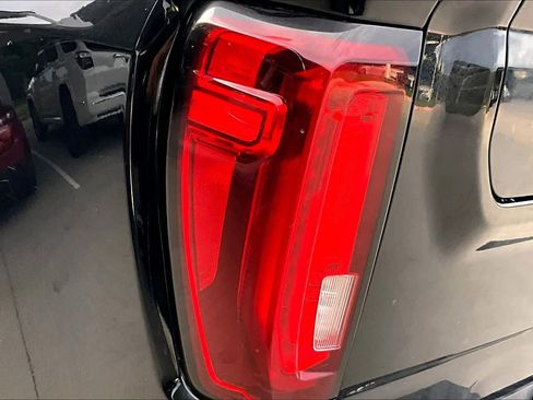 Used 2022 GMC Sierra 3500 Denali w/ Denali Ultimate Package AWD/4WD image 26