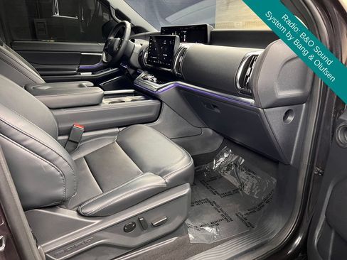 Used 2025 Ford Expedition Max Platinum w/ Stealth Performance Package AWD/4WD image 9