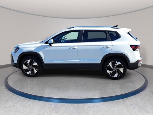 New 2026 Volkswagen Taos SE AWD/4WD image 8