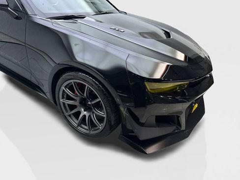 Used 2018 Chevrolet Camaro ZL1 RWD image 19