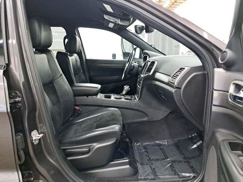 Used 2018 Jeep Grand Cherokee Altitude image 17