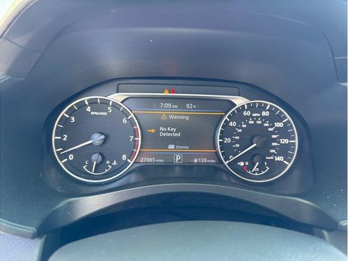 Used 2025 Nissan Altima 2.5 SV FWD image 14