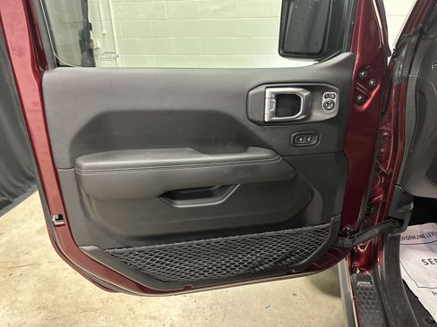 Used 2021 Jeep Wrangler Unlimited Rubicon AWD/4WD image 14