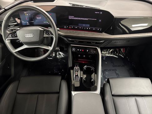 Certified 2025 Audi Q5 Premium Plus w/ Premium Plus AWD/4WD image 13