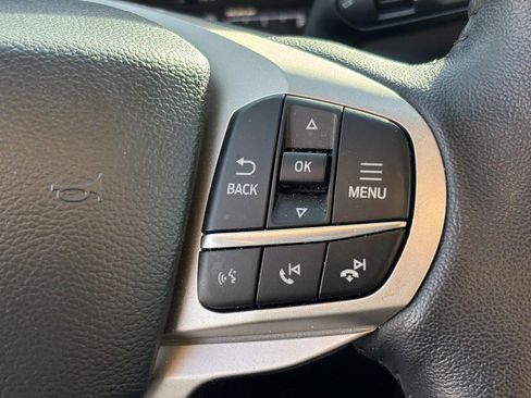 Used 2023 Ford Explorer XLT AWD/4WD image 21