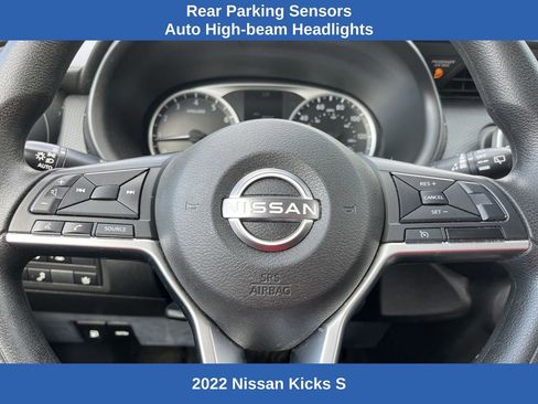 Used 2022 Nissan Kicks S image 9