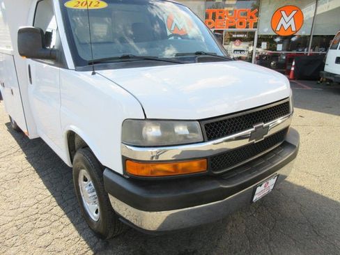 Used 2012 Chevrolet Express 3500 RWD image 37
