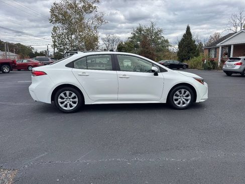 Used 2021 Toyota Corolla LE image 6