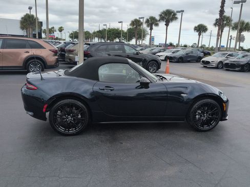 New 2026 MAZDA MX-5 Miata Club w/ Interior Package RWD image 3